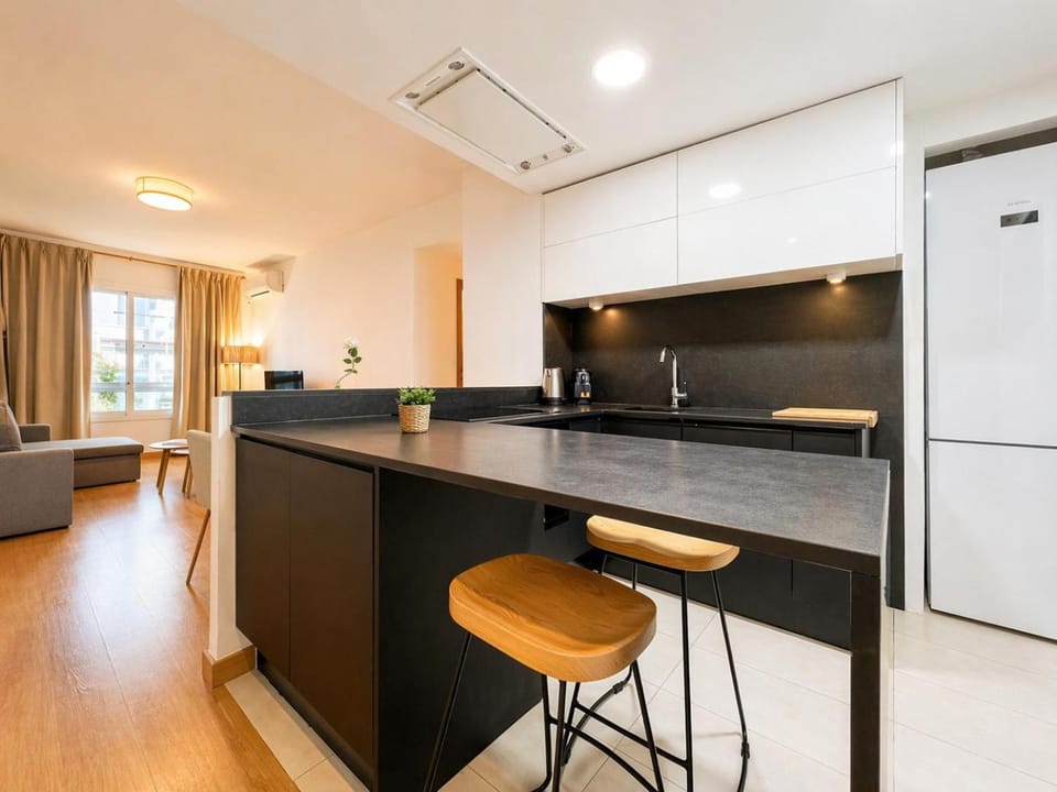 Kitchen or kitchenette, Dining area, oven, stove