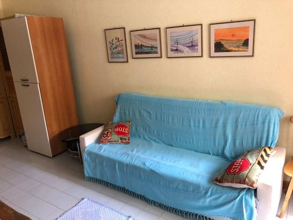 Villetta Pinus Village, Chia, Sardegna 30 metri dal mare House in Sardinia