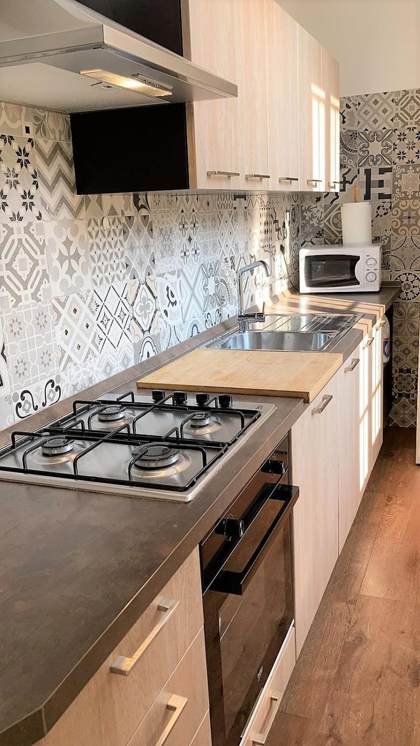 Kitchen or kitchenette