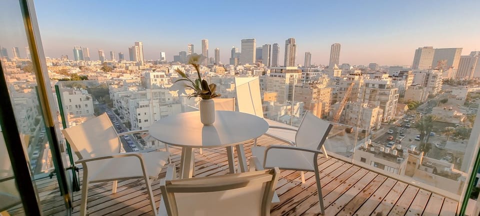 Balcony/Terrace, City view