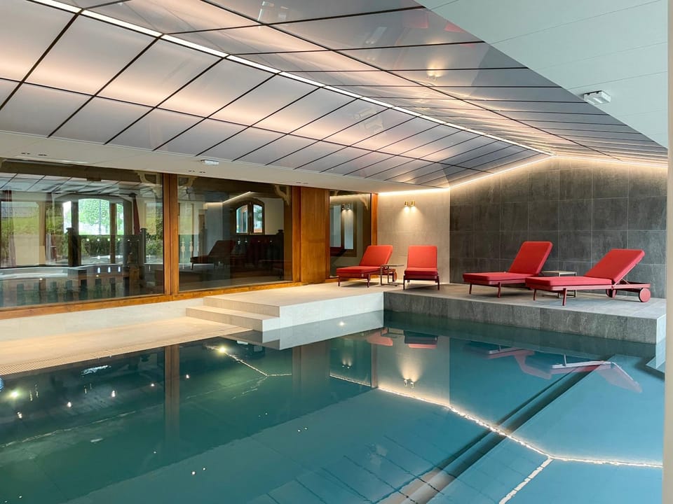 Swimming pool, Swimming pool
