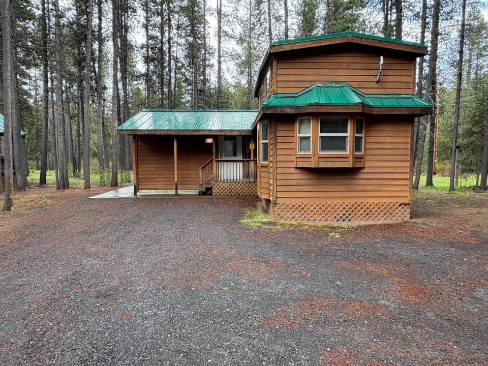 Willamette Pass Inn & Chalets Chalet in Oregon