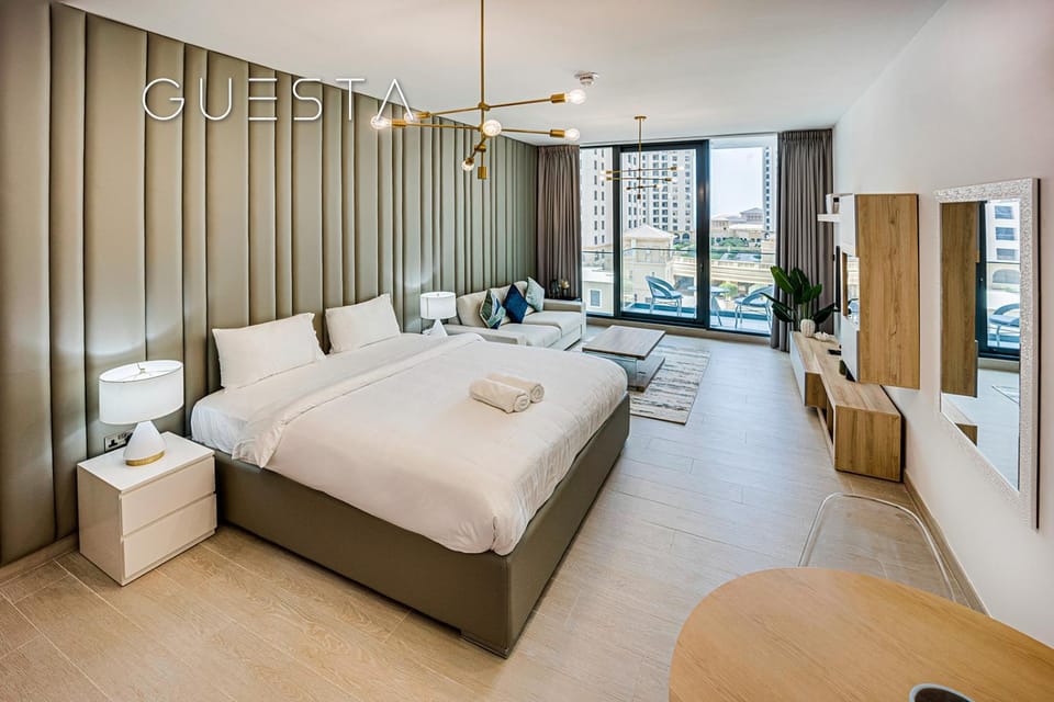 Bed, Living room, Photo of the whole room, Seating area, Bedroom