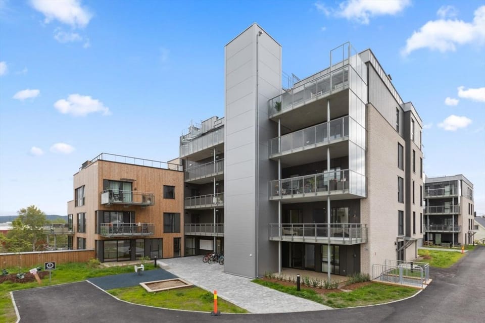 Shower, Facade/entrance, Bed, Coffee/tea facilities, View (from property/room), Balcony/Terrace, Kitchen or kitchenette