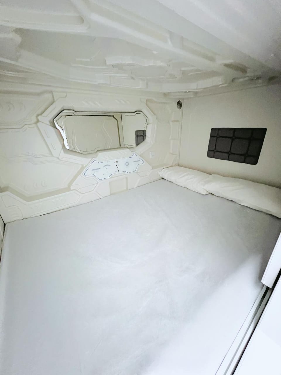 Hostel Space Capsule Hostel in Madrid