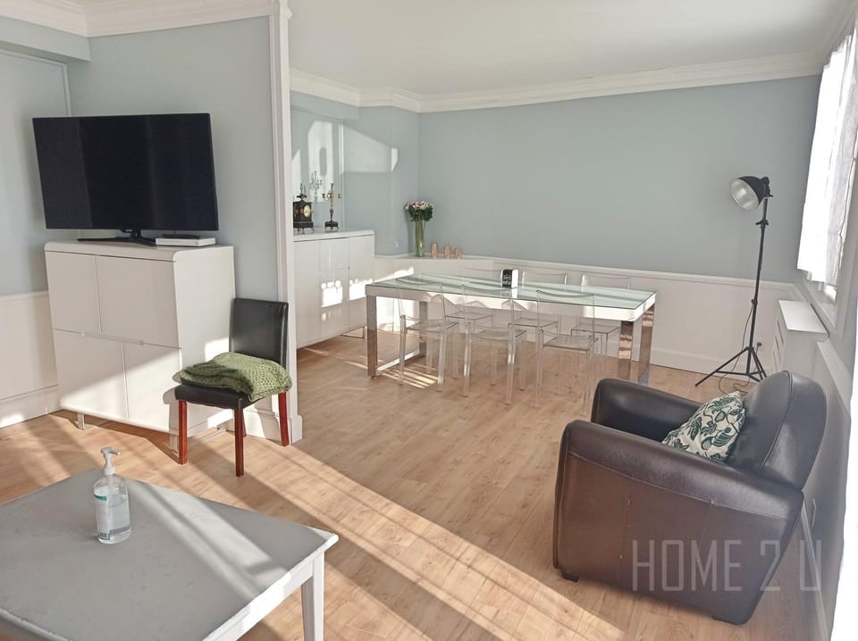Property building, Living room