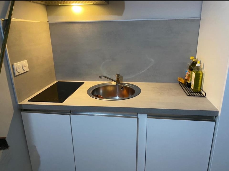 Appartement calme et propre avec vue sur la mer Apartment in Nice