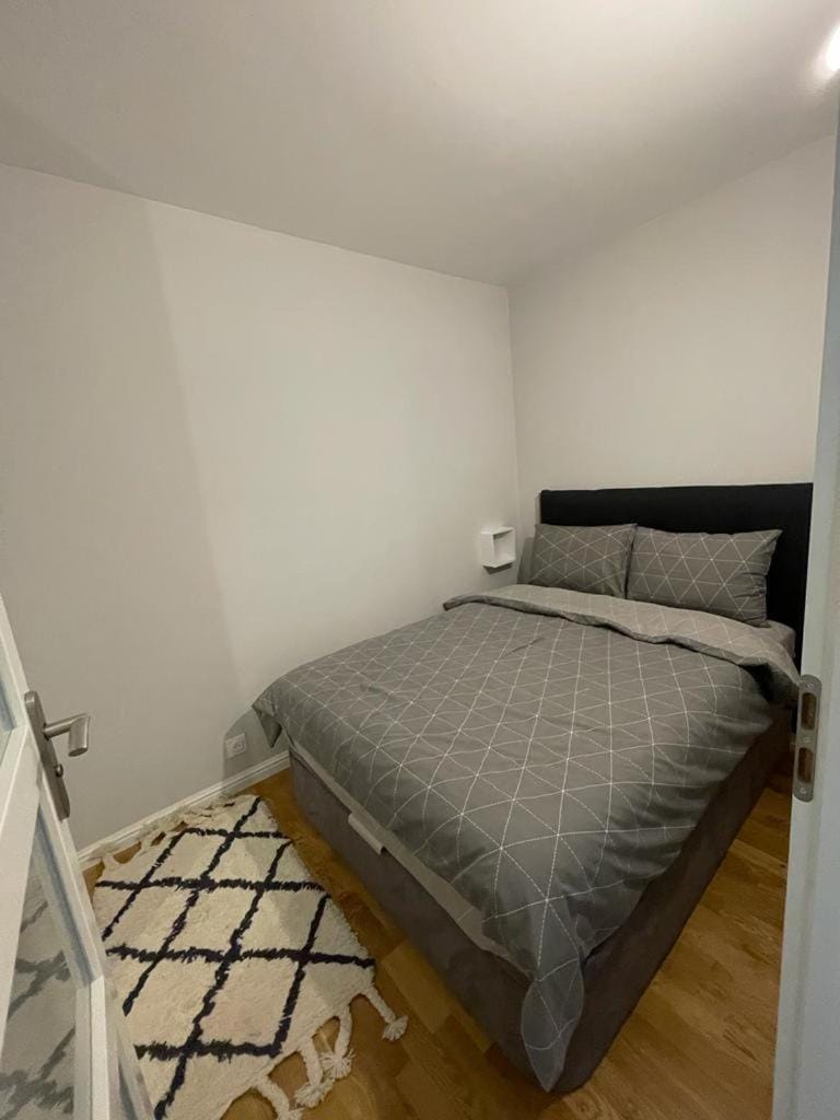 Appartement calme et propre avec vue sur la mer Apartment in Nice