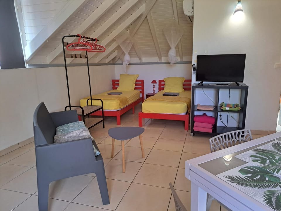 STUDIO LAURIER - 4 pers - proche bourg -1- Apartment in Leeward Islands