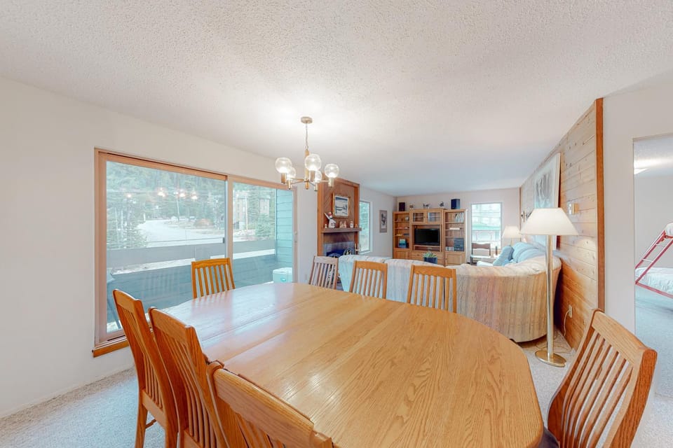 Powder Family - Ptarmigan Inn #302 Apartment in British Columbia
