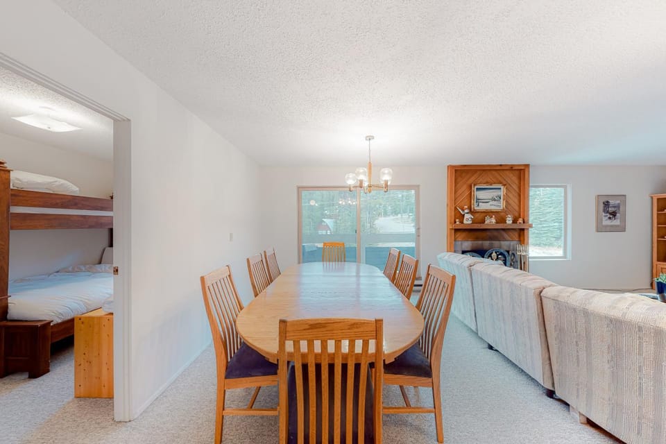 Powder Family - Ptarmigan Inn #302 Apartment in British Columbia