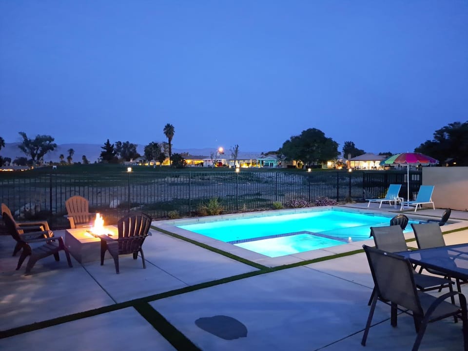Night, Swimming pool