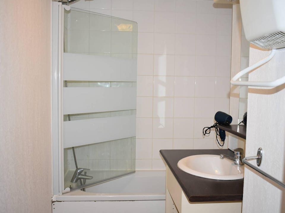 3 Pièces Cabine avec Balcon et Parking à Font-Romeu - FR-1-580-57 Cabin in Bolquère