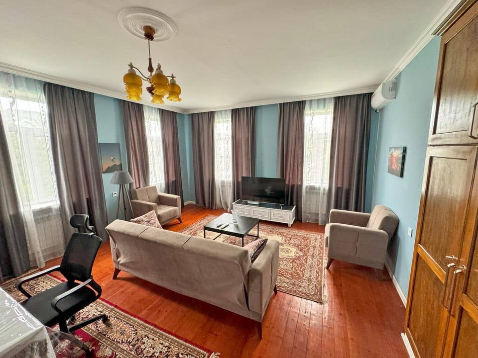 TV and multimedia, Living room, Seating area