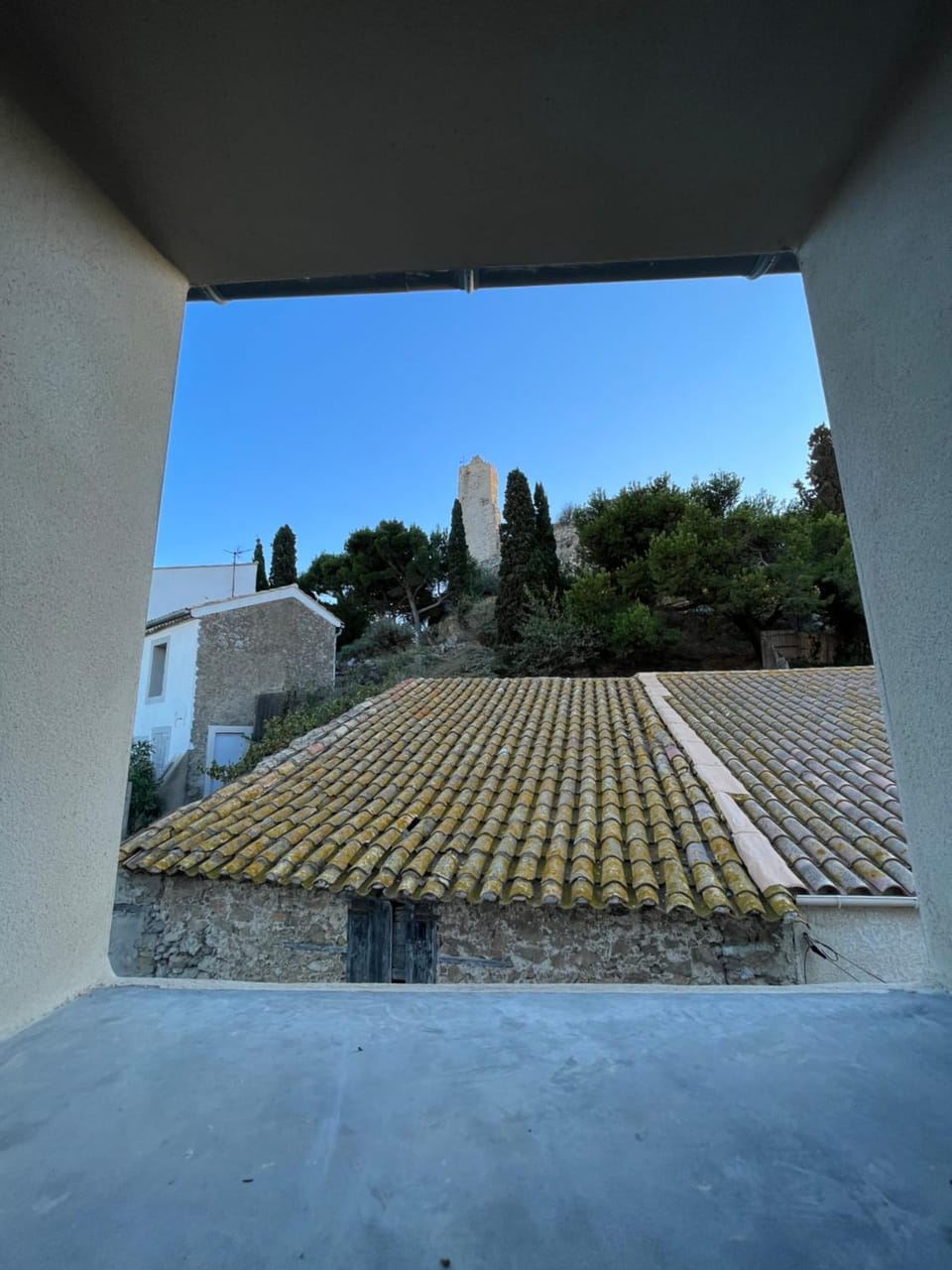 Nearby landmark, Neighbourhood