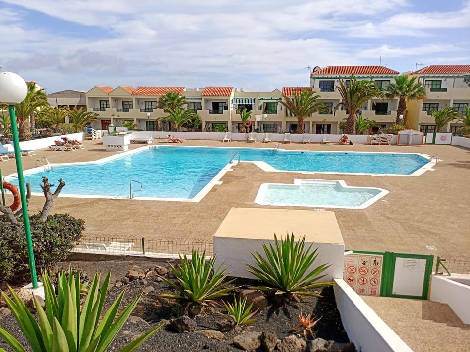 Las Torres Del Castillo-120 Palms Apartment in Maxorata