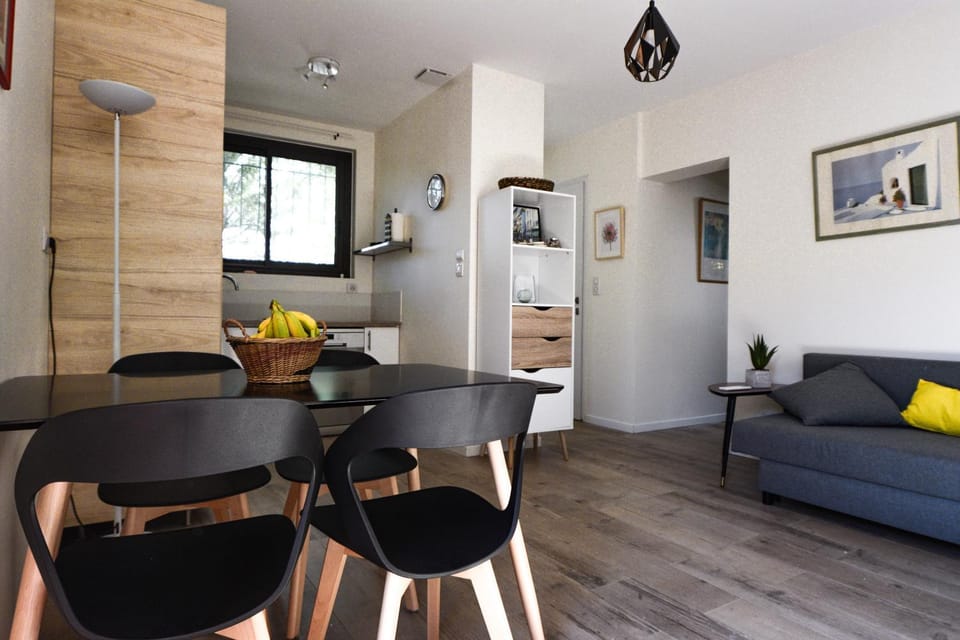 Kitchen or kitchenette, Meals, kitchen