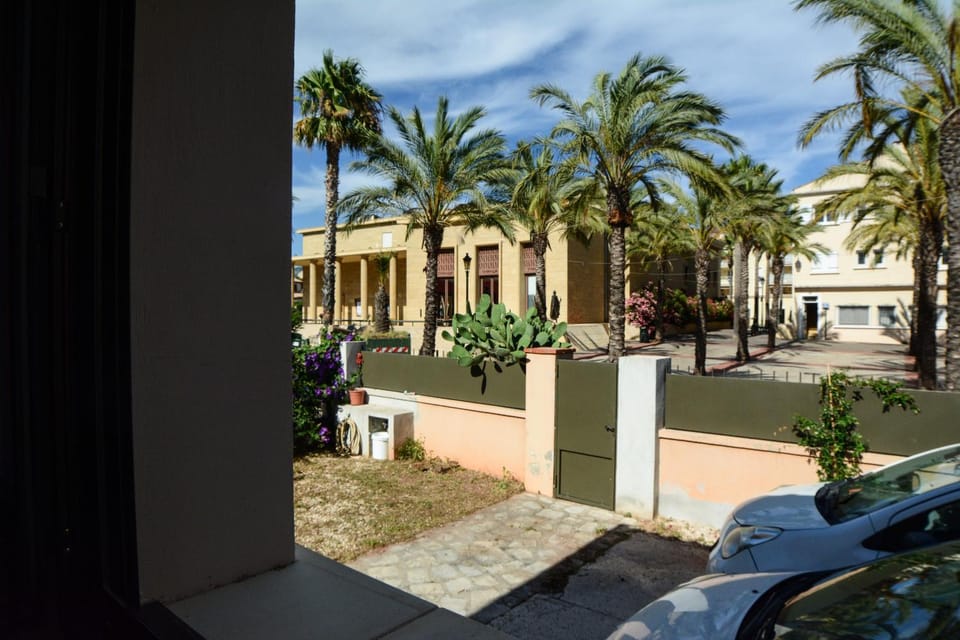 Facade/entrance, Garden, View (from property/room)