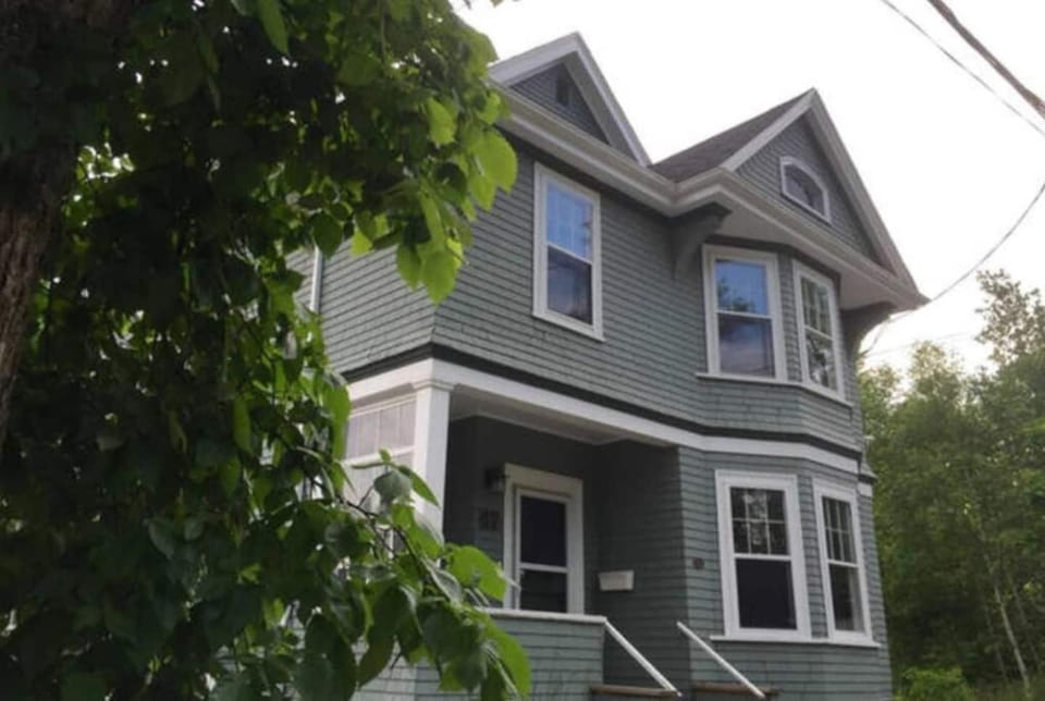 Hiltz House Cellar Suite Near Halifax Ferry Apartment in Dartmouth