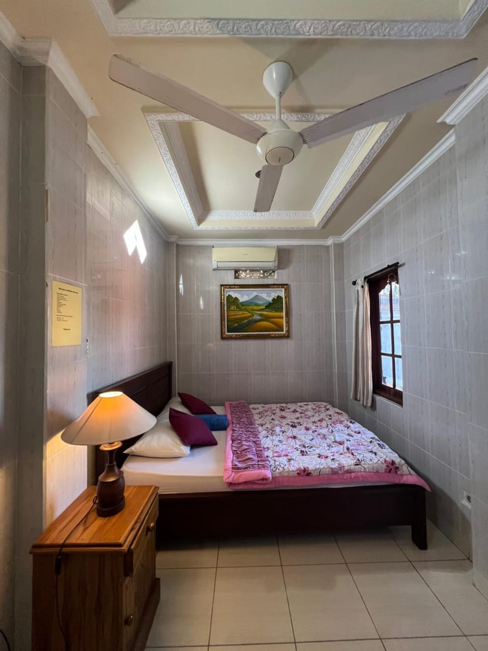 Bed, Photo of the whole room, Bedroom, fireplace