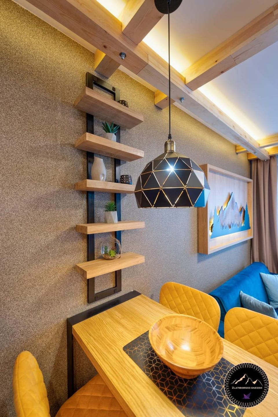 Seating area, Dining area