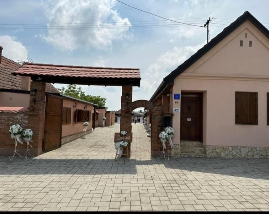 Lovacka kuca Valenovac Vacation rental in Croatia