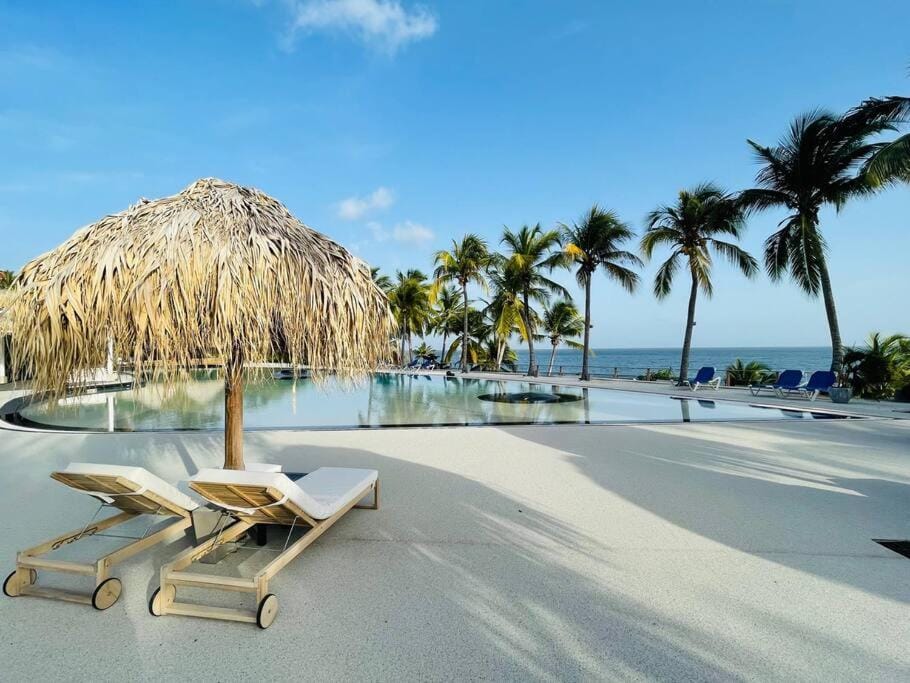 Solarium, Swimming pool