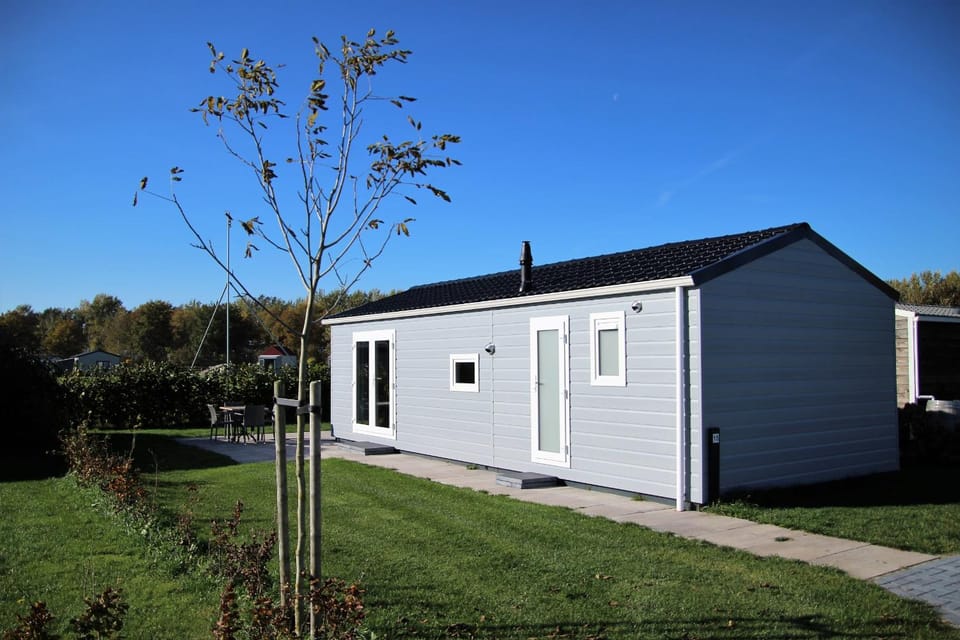 Property building, Facade/entrance, Garden