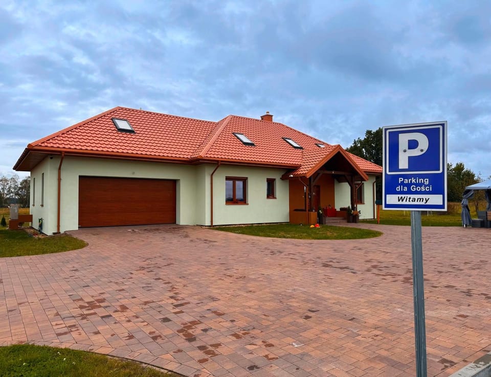 Property building, Day, Location, Parking
