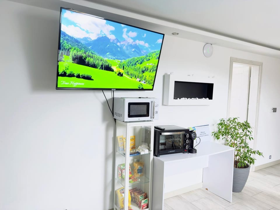 Communal lounge/ TV room, TV and multimedia, Evening entertainment
