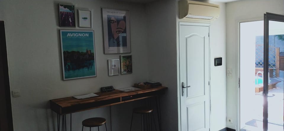 Business facilities, Seating area