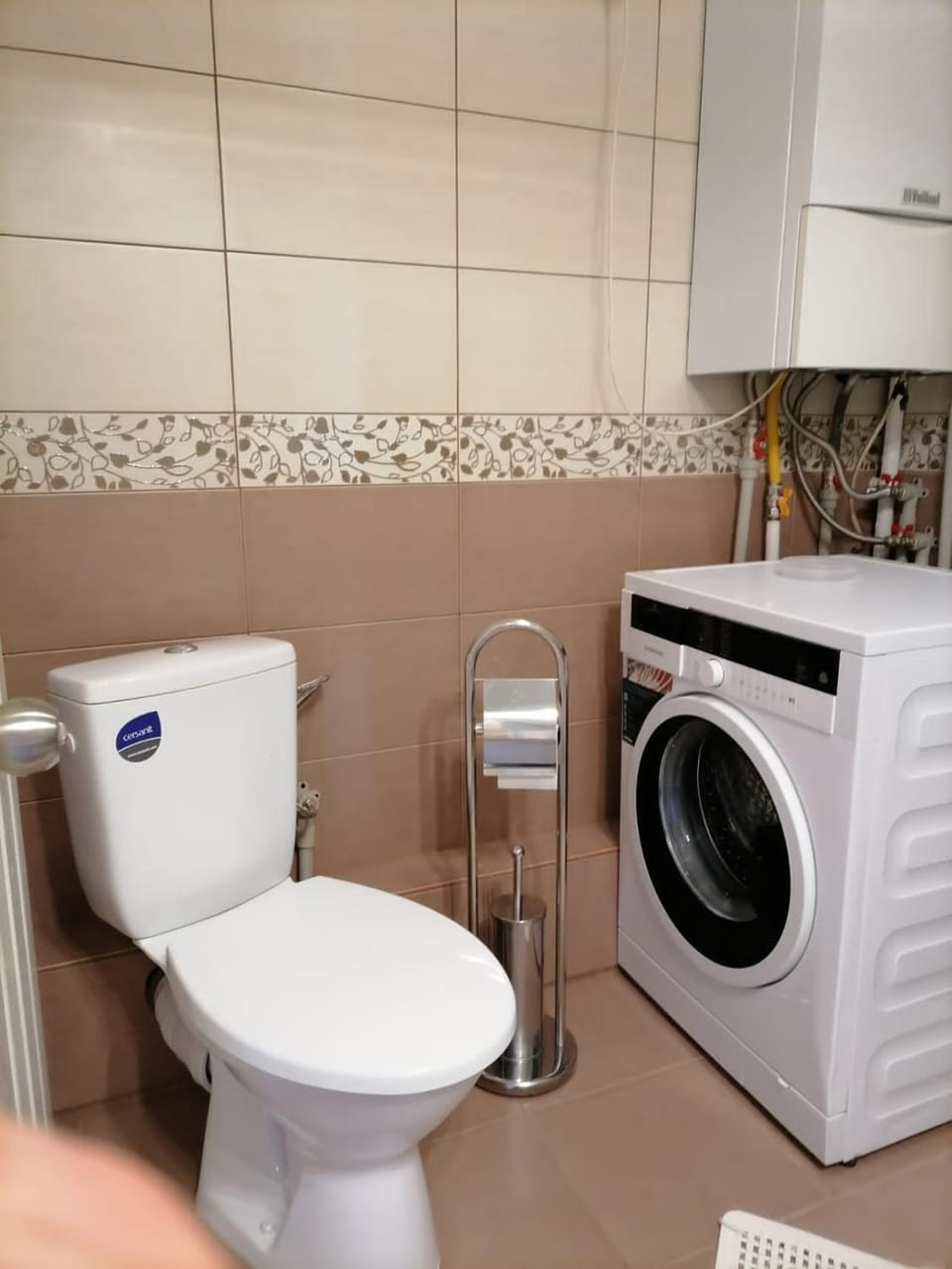 Bathroom, washing machine