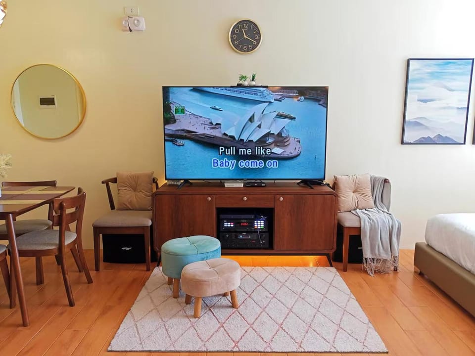 Karaoke, TV and multimedia, Living room