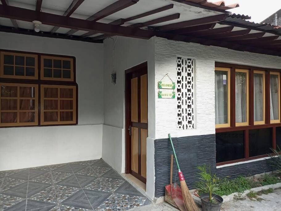 Budihardjo Homestay Tugu Malioboro Yogyakarta House in Yogyakarta