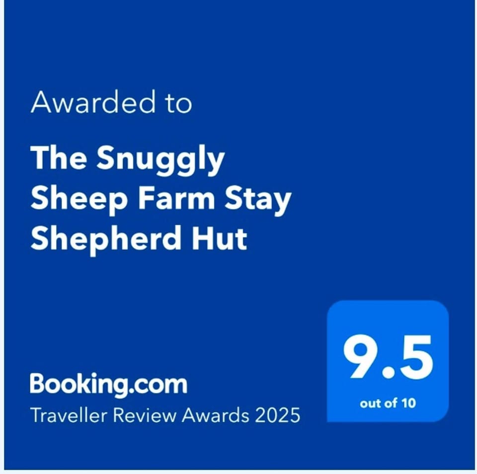 The Snuggly Sheep Shepherd Hut Campview Farm Stay Apartment in County Donegal