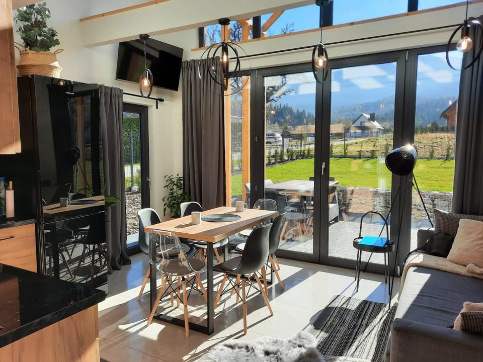 Day, Natural landscape, TV and multimedia, View (from property/room), Balcony/Terrace, Kitchen or kitchenette, Living room, Seating area, Dining area, Mountain view