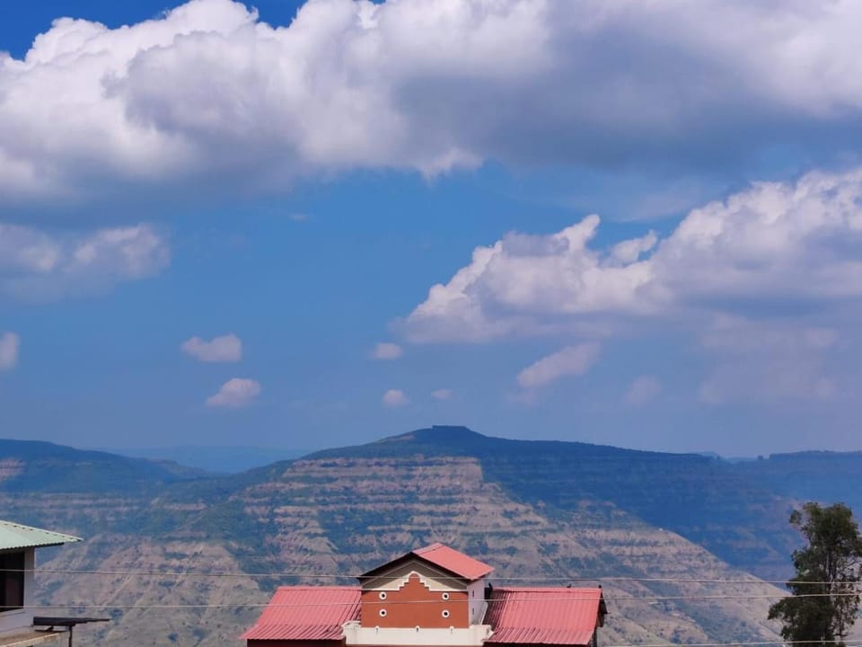 Fogg Villa - Valley View / Swimming pool / AC Villa in Maharashtra