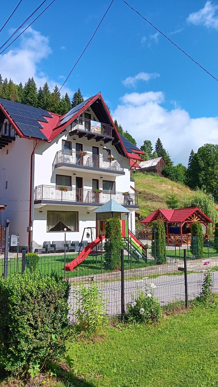 La Cascade 2 Bed and Breakfast in Brașov County