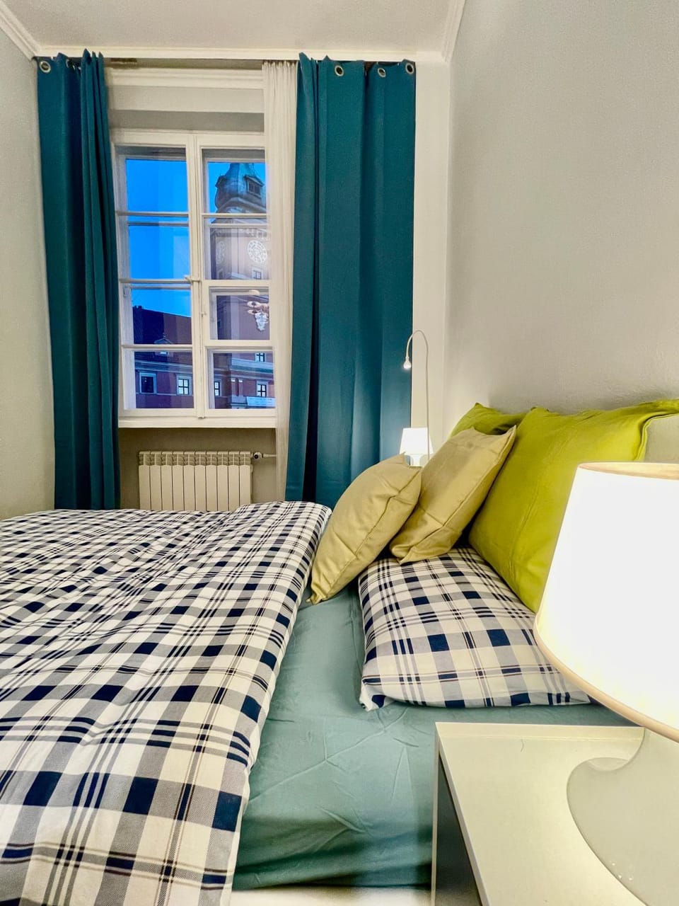 ROYAL 2 Old Town fast WiFi Netflix HBO AppleTV+ Apartment in Warsaw
