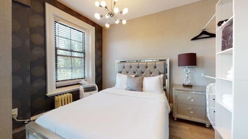 1-31 Excellent Location, Walk Everywhere Sleeps 3 Apartment in Boston
