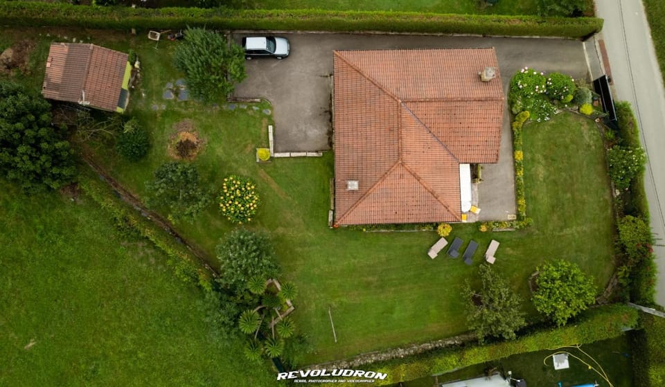 Property building, Natural landscape, Bird's eye view, Garden, Garden view
