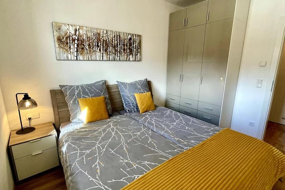 Bed, Photo of the whole room, Bedroom, wardrobe