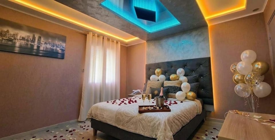 Bed, Photo of the whole room