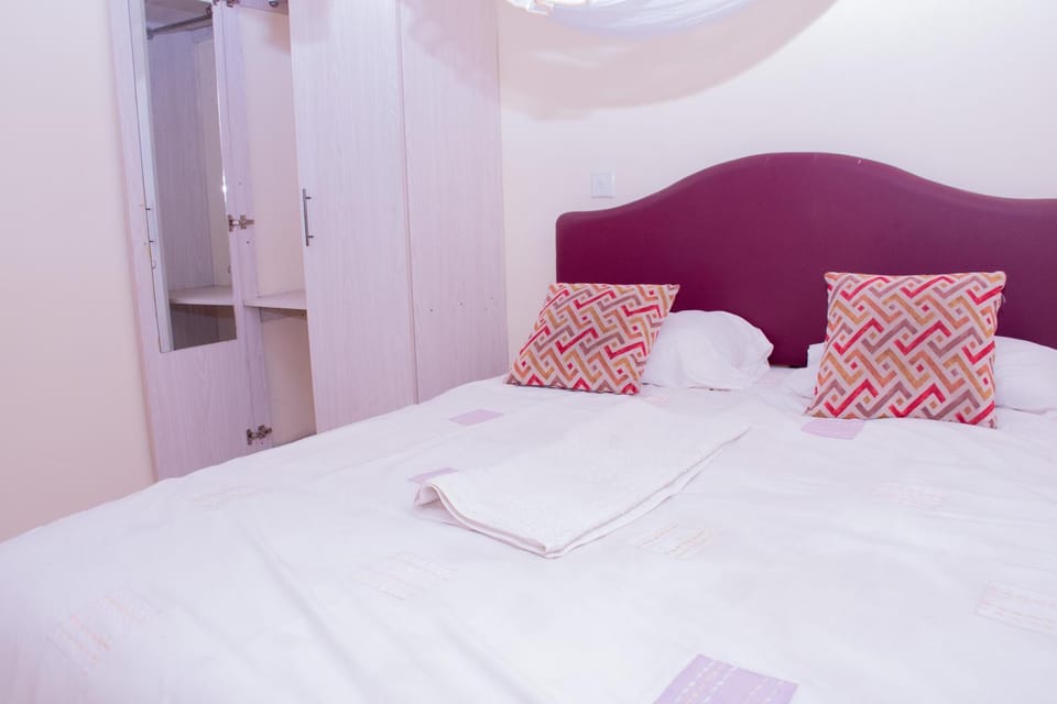 Bed, Bedroom, towels, wardrobe