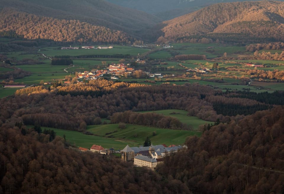 Nearby landmark, Bird's eye view