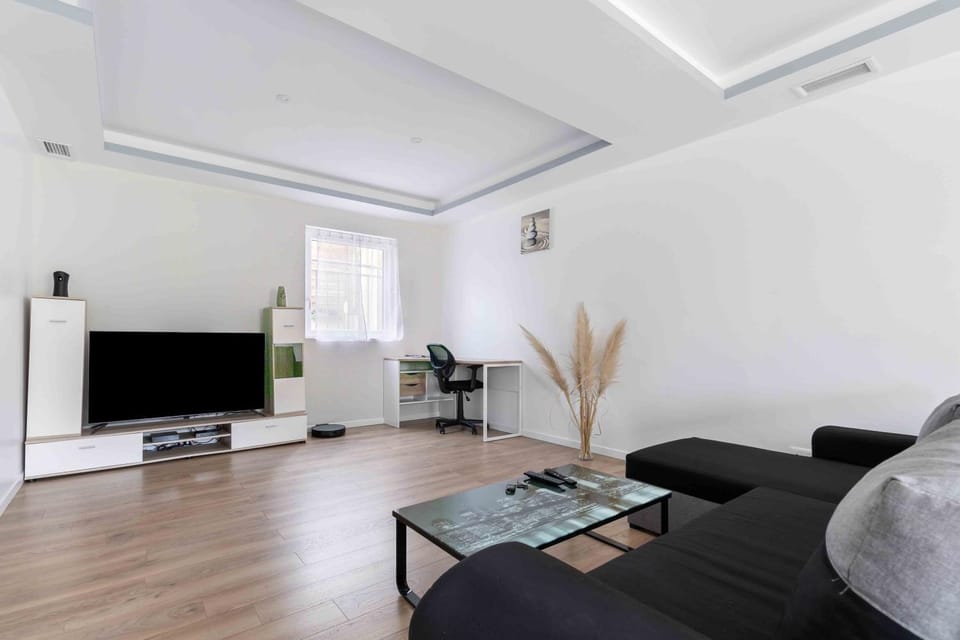 Communal lounge/ TV room, Communal lounge/ TV room, TV and multimedia, Living room, Seating area