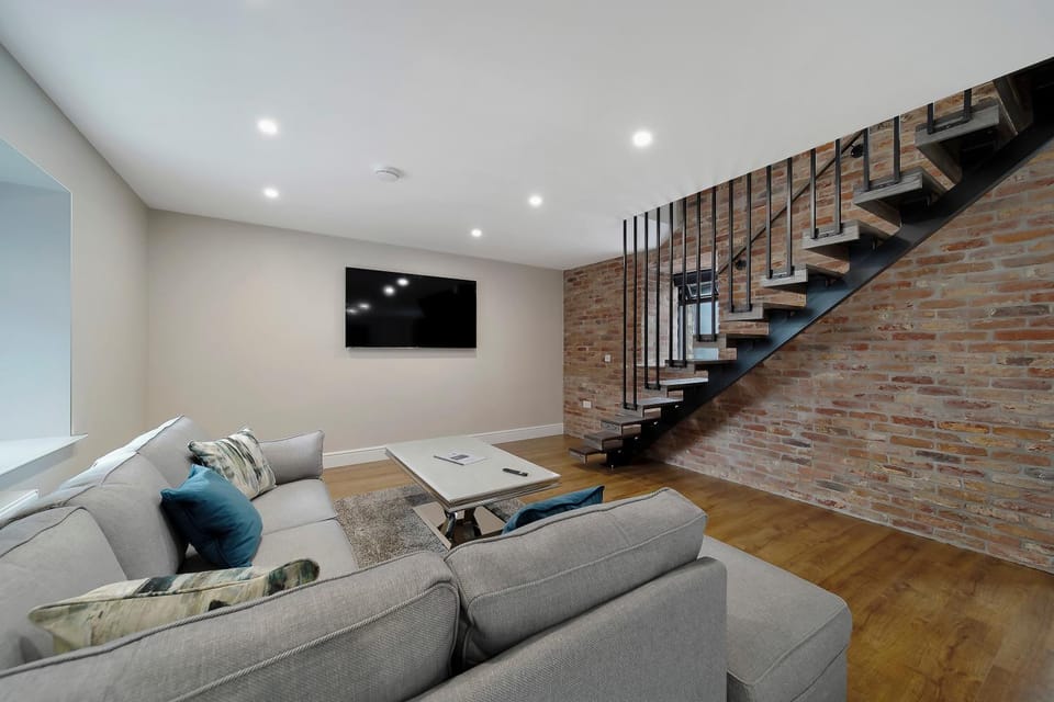 Glenside Abbey 'Sleeping 7 guests' Villa in Buncrana