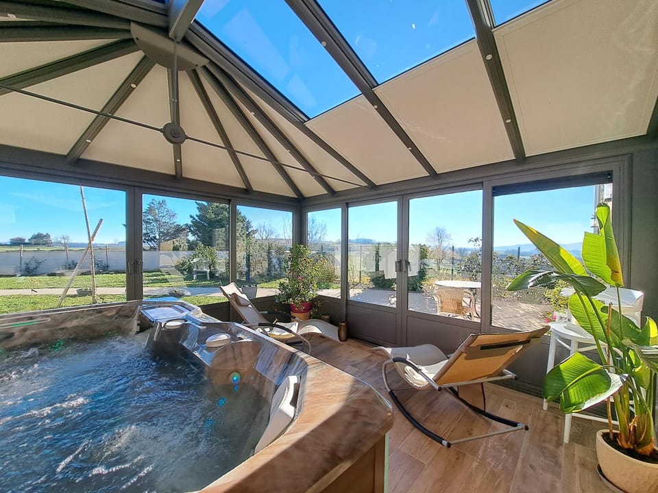 Bel Aujourd'hui Spa Sauna Bed and Breakfast in Auvergne-Rhône-Alpes