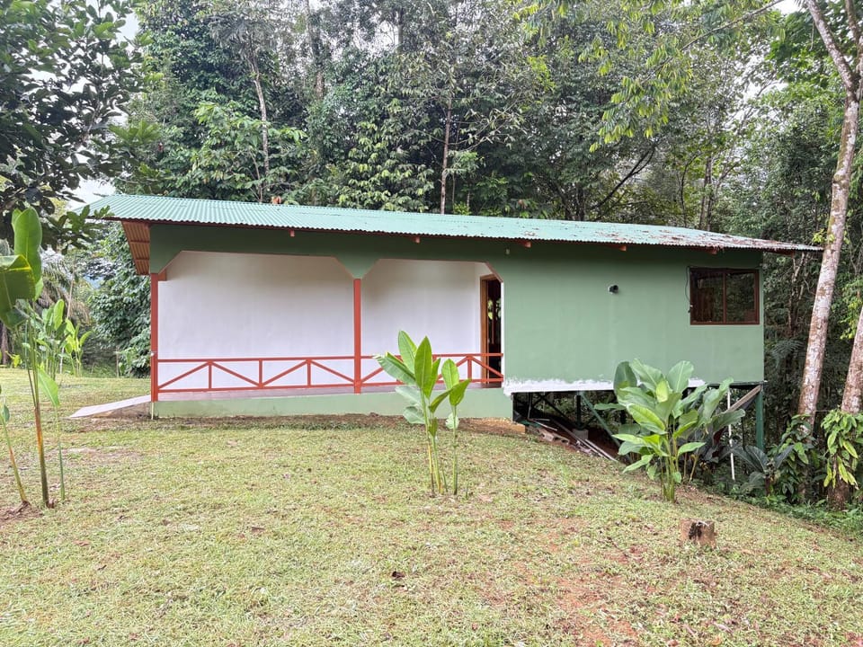 Casa Danta House in Puntarenas Province