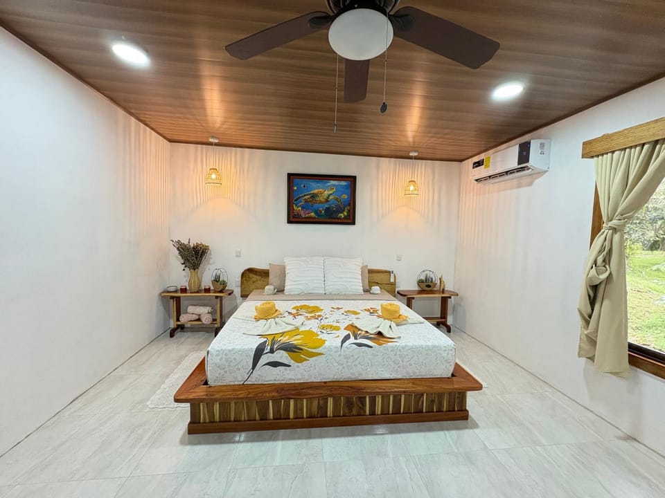 Casa Danta House in Puntarenas Province